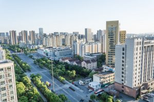 Tại sao cả thế giới điên cuồng mua bất động sản trong đại dịch và kinh tế còn khó khăn?